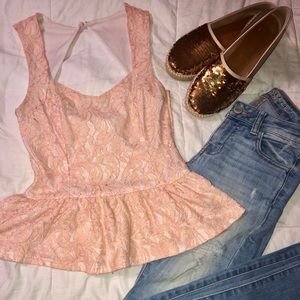 Lace coral shirt. 🌸
